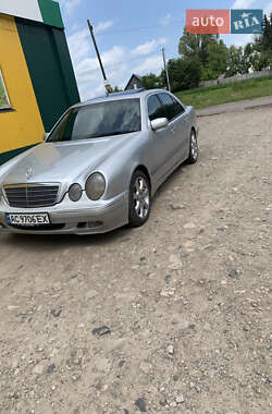 Седан Mercedes-Benz E-Class 2000 в Володимирі