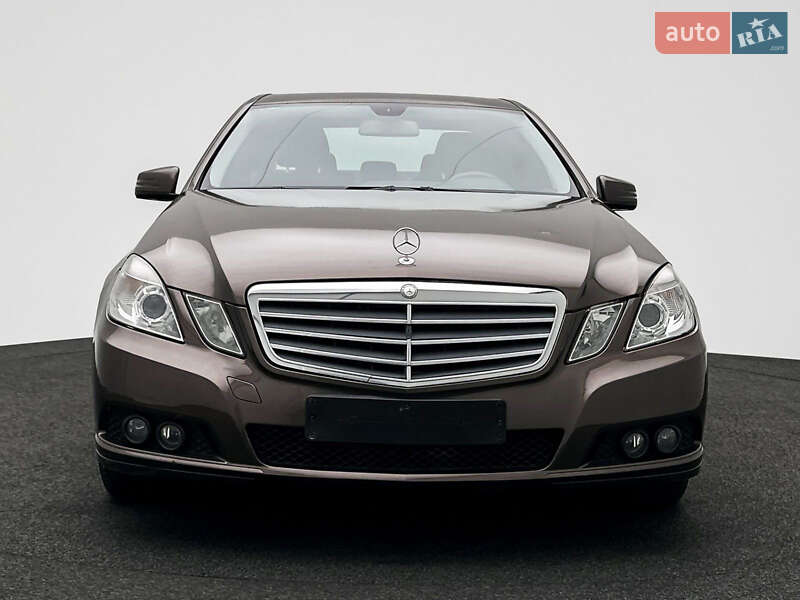 Седан Mercedes-Benz E-Class 2011 в Калуше