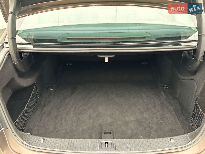 Седан Mercedes-Benz E-Class 2011 в Калуше