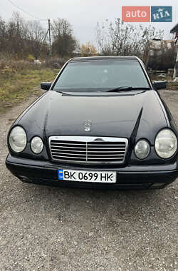 Седан Mercedes-Benz E-Class 1995 в Копычинце