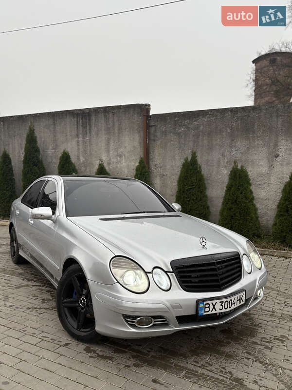 Седан Mercedes-Benz E-Class 2003 в Березному