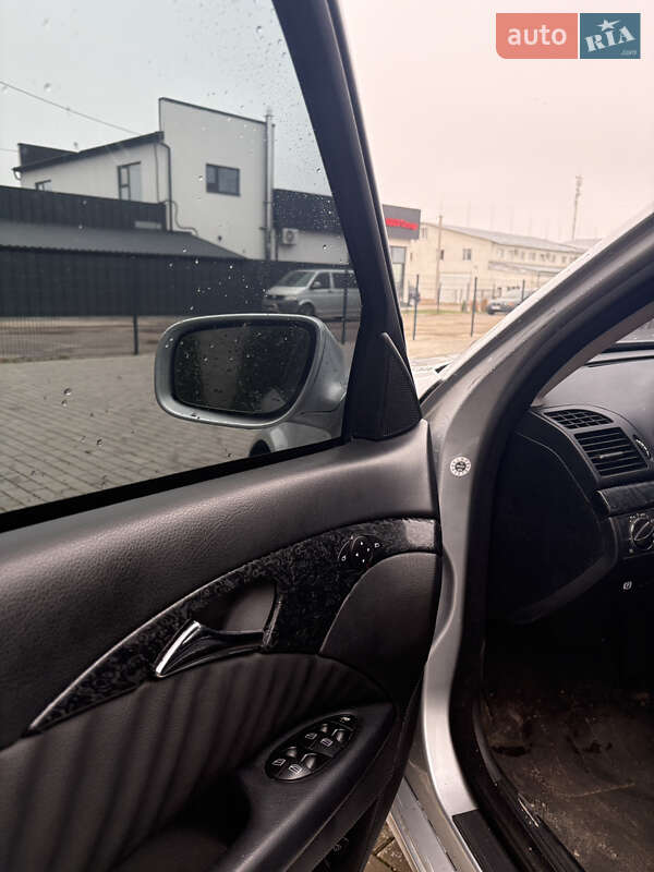 Седан Mercedes-Benz E-Class 2003 в Березному