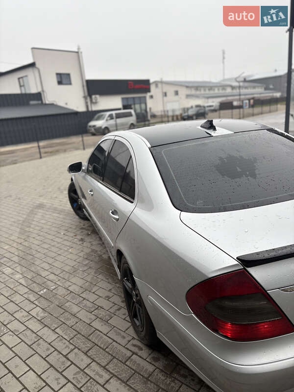 Седан Mercedes-Benz E-Class 2003 в Березному