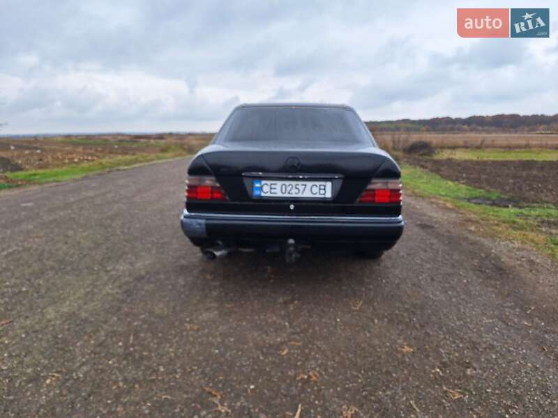 Седан Mercedes-Benz E-Class 1993 в Кицмани фото 3 Седан Mercedes-Benz E-Class 1993 в Кицмани