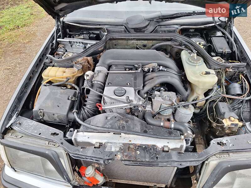 Седан Mercedes-Benz E-Class 1993 в Кицмани фото 6 Седан Mercedes-Benz E-Class 1993 в Кицмани