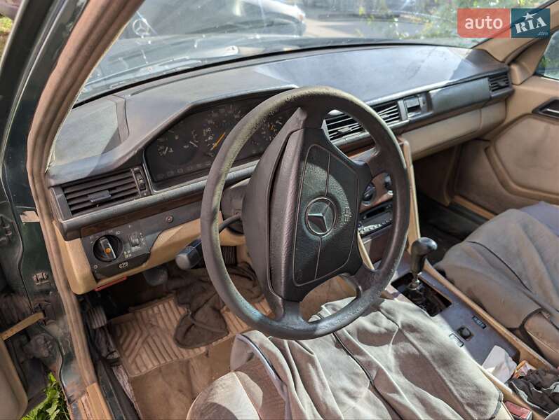 Седан Mercedes-Benz E-Class 1994 в Львове