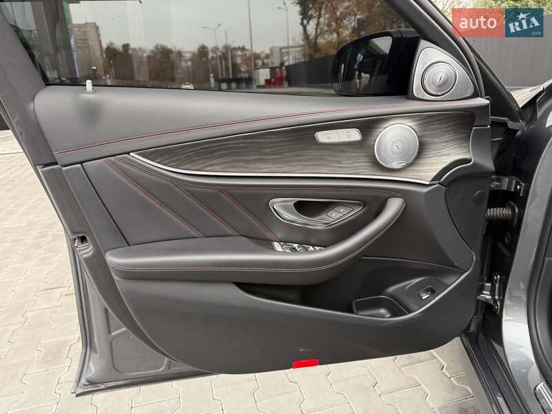 Седан Mercedes-Benz E-Class 2018 в Днепре