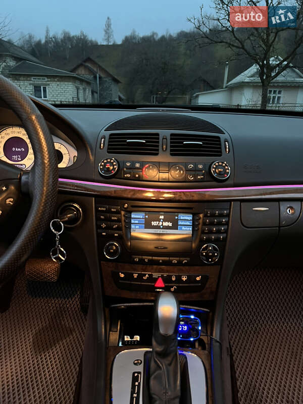 Седан Mercedes-Benz E-Class 2002 в Косові