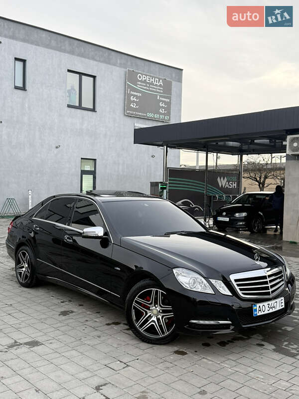 Седан Mercedes-Benz E-Class 2011 в Виноградові фото 2 Седан Mercedes-Benz E-Class 2011 в Виноградові