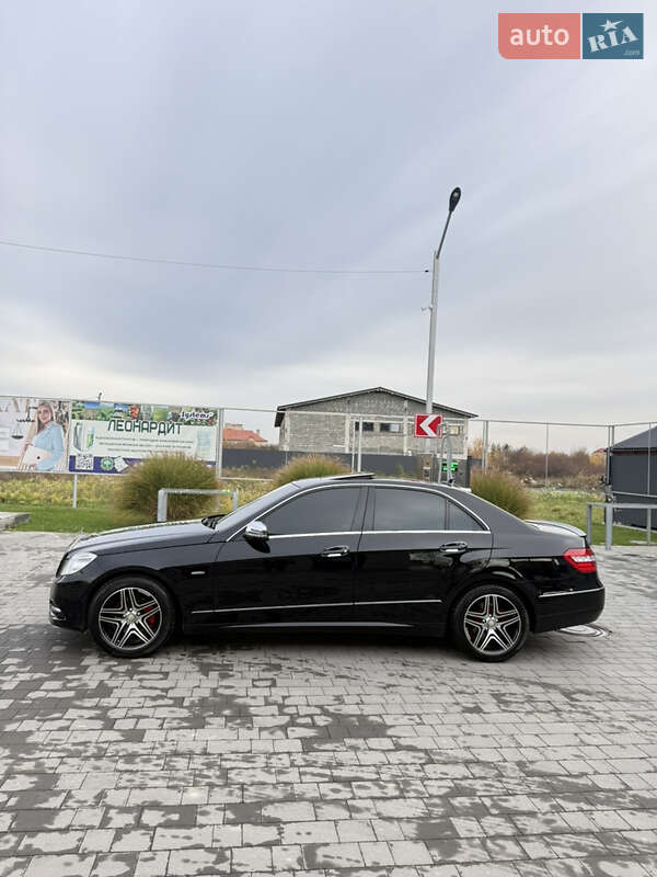 Седан Mercedes-Benz E-Class 2011 в Виноградові фото 4 Седан Mercedes-Benz E-Class 2011 в Виноградові