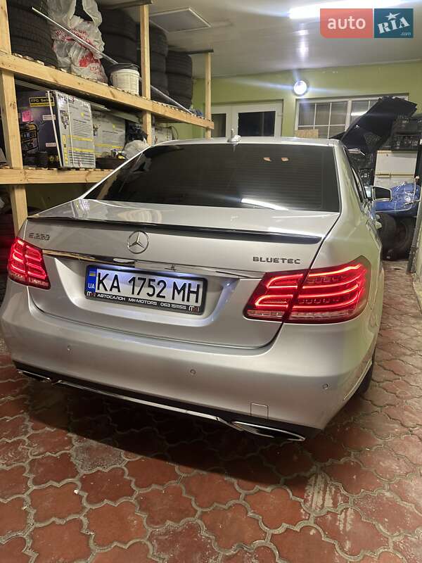 Седан Mercedes-Benz E-Class 2015 в Киеве
