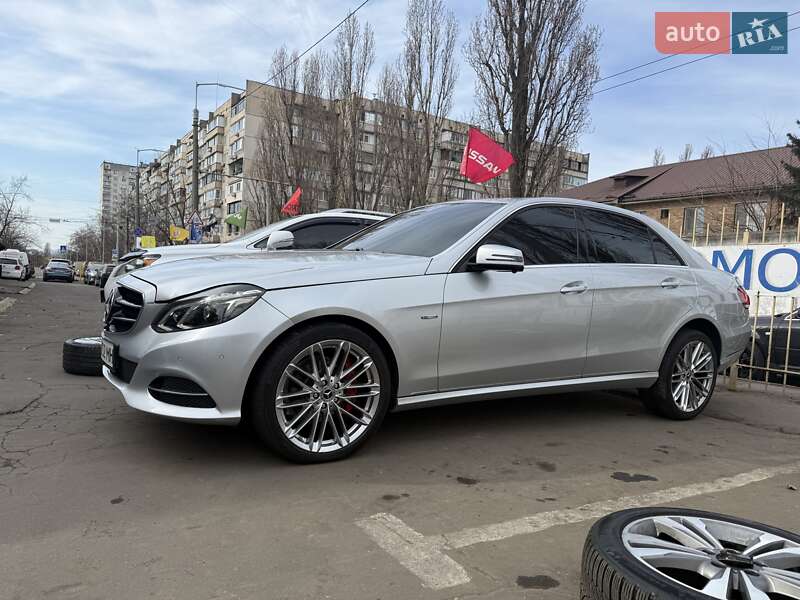 Седан Mercedes-Benz E-Class 2015 в Киеве