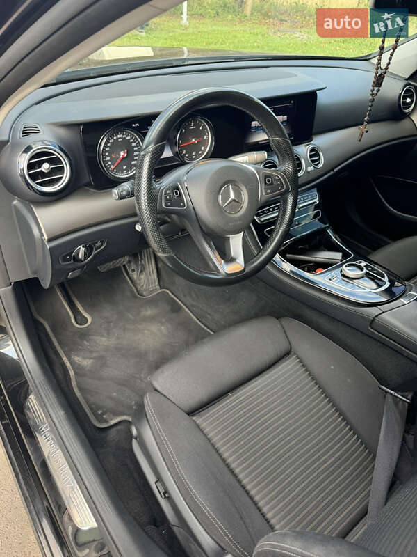 Седан Mercedes-Benz E-Class 2017 в Львові фото 10 Седан Mercedes-Benz E-Class 2017 в Львові