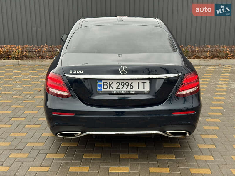 Седан Mercedes-Benz E-Class 2016 в Вінниці