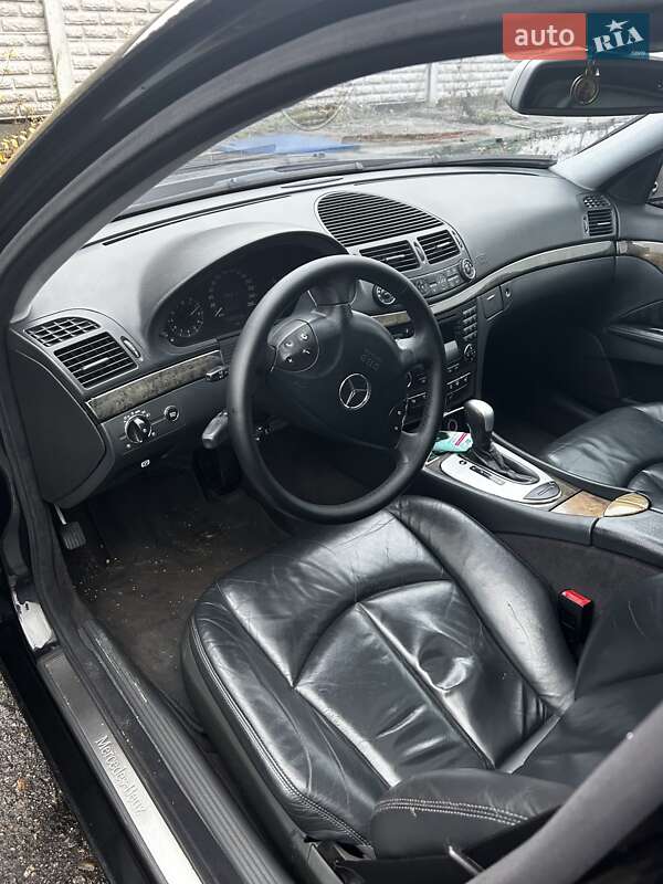 Седан Mercedes-Benz E-Class 2003 в Запорожье