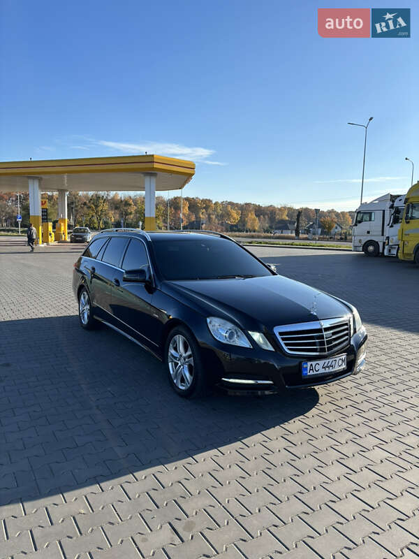 Універсал Mercedes-Benz E-Class 2012 в Луцьку