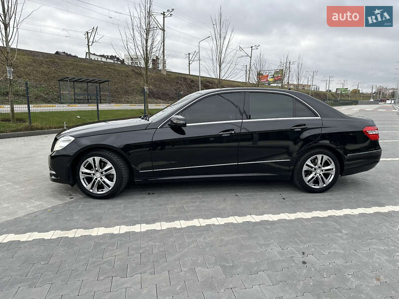 Седан Mercedes-Benz E-Class 2012 в Києві