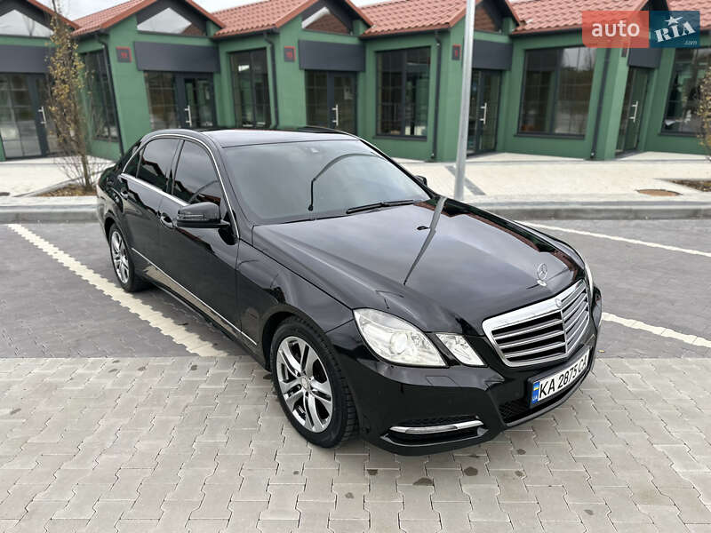 Седан Mercedes-Benz E-Class 2012 в Києві