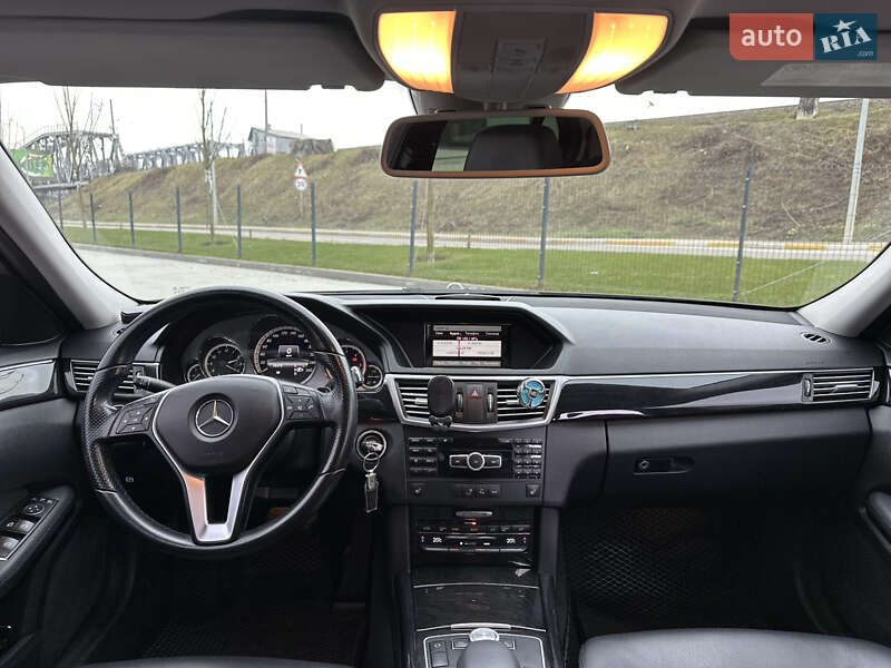 Седан Mercedes-Benz E-Class 2012 в Києві