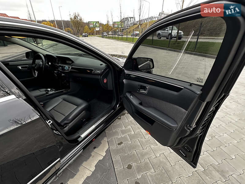 Седан Mercedes-Benz E-Class 2012 в Києві