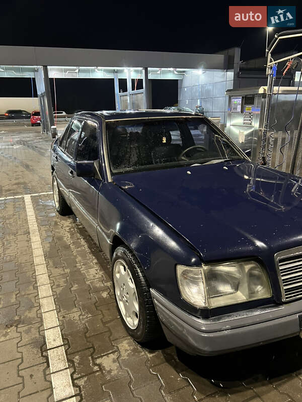 Седан Mercedes-Benz E-Class 1988 в Дмитрівці фото 5 Седан Mercedes-Benz E-Class 1988 в Дмитрівці