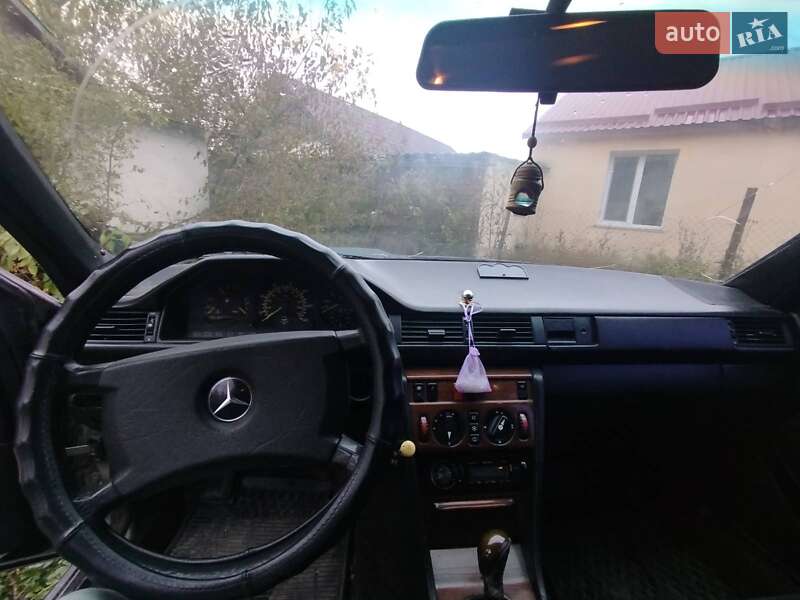 Седан Mercedes-Benz E-Class 1986 в Хмельницькому