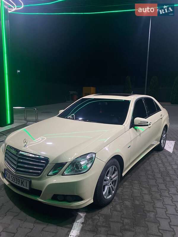 Mercedes-Benz E-Class 2011 Mercedes-Benz E-Class 2011