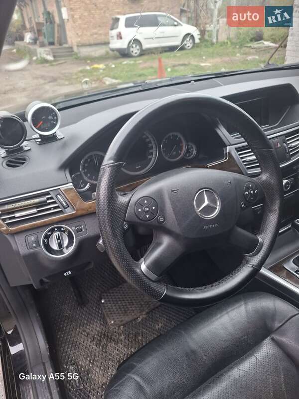 Седан Mercedes-Benz E-Class 2011 в Борисполе