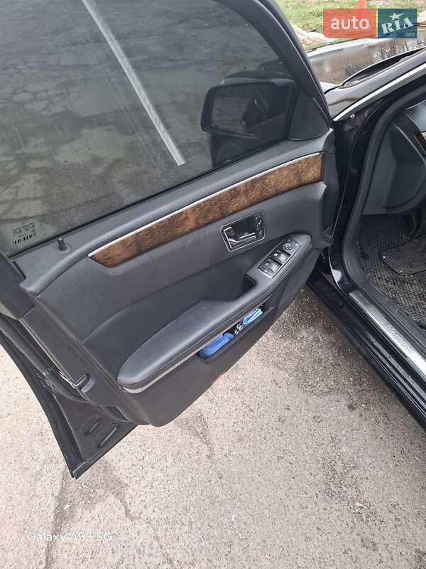 Седан Mercedes-Benz E-Class 2011 в Борисполе