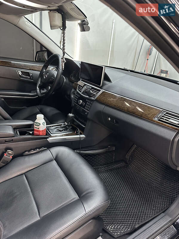 Седан Mercedes-Benz E-Class 2011 в Львове фото 13 Седан Mercedes-Benz E-Class 2011 в Львове