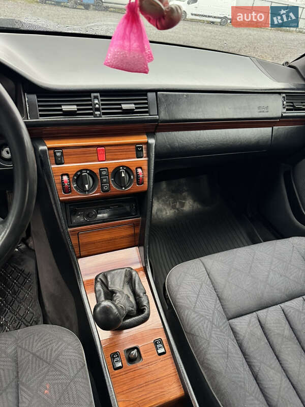 Седан Mercedes-Benz E-Class 1994 в Ковелі