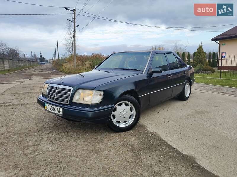 Седан Mercedes-Benz E-Class 1995 в Шептицькому
