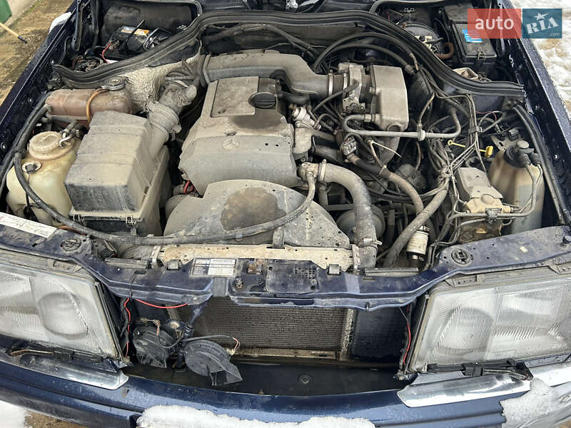 Седан Mercedes-Benz E-Class 1995 в Тячеве фото 10 Седан Mercedes-Benz E-Class 1995 в Тячеве