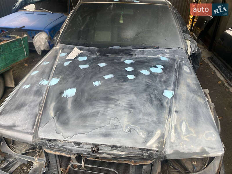 Седан Mercedes-Benz E-Class 1990 в Іванкові