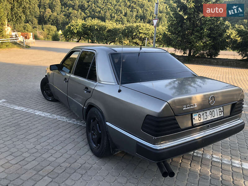 Седан Mercedes-Benz E-Class 1993 в Сколе фото 4 Седан Mercedes-Benz E-Class 1993 в Сколе