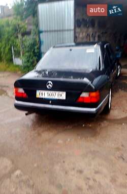 Седан Mercedes-Benz E-Class 1993 в Одесі