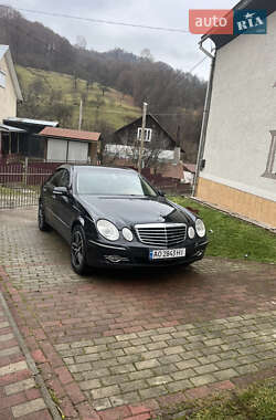 Седан Mercedes-Benz E-Class 2008 в Дубовому