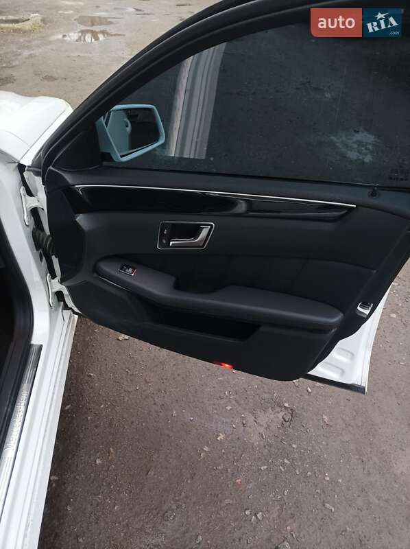 Седан Mercedes-Benz E-Class 2012 в Києві фото 10 Седан Mercedes-Benz E-Class 2012 в Києві