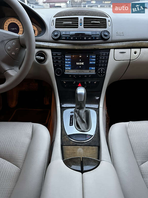 Седан Mercedes-Benz E-Class 2003 в Снятине