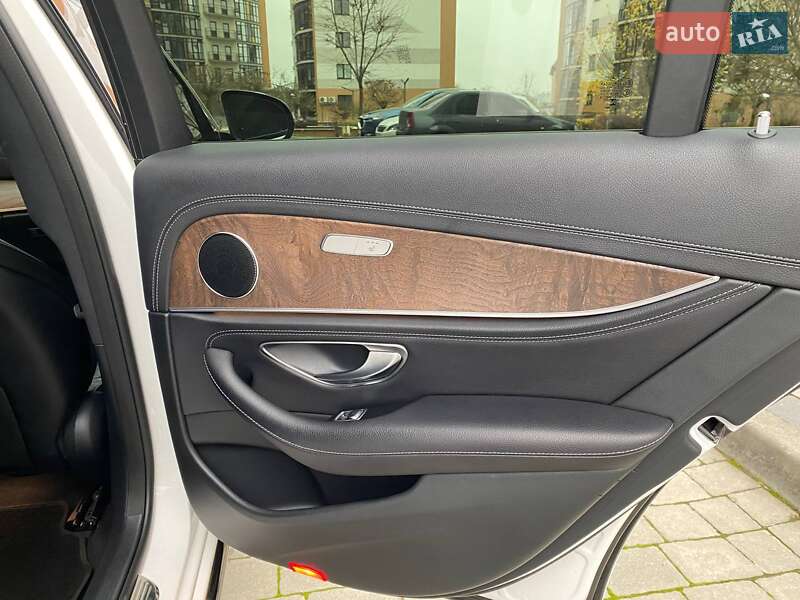 Седан Mercedes-Benz E-Class 2018 в Івано-Франківську