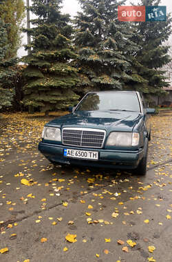 Седан Mercedes-Benz E-Class 1994 в Дніпрі