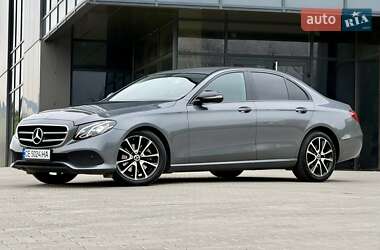 Седан Mercedes-Benz E-Class 2018 в Чернівцях