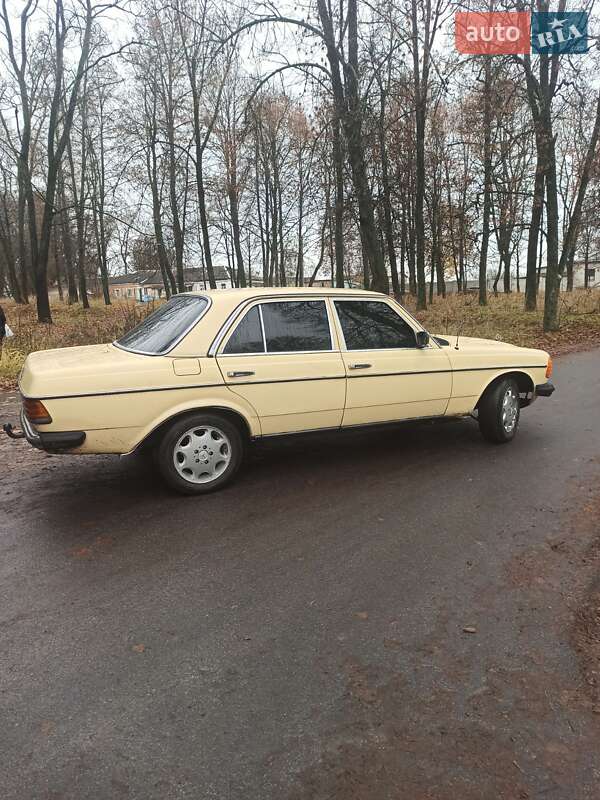 Седан Mercedes-Benz E-Class 1984 в Глухове