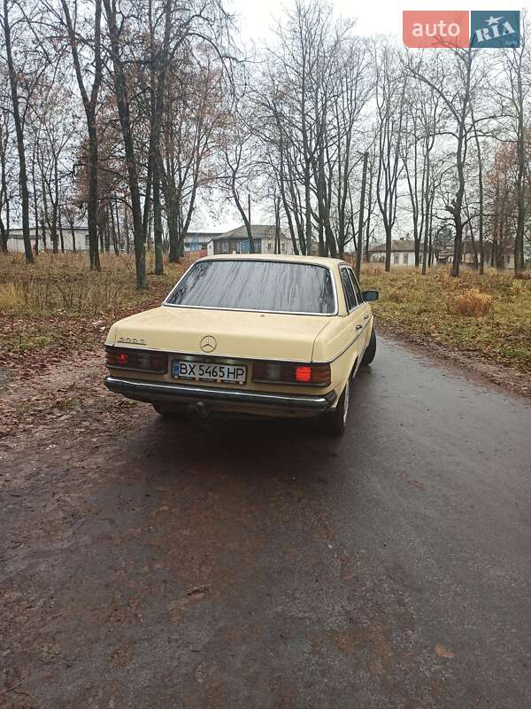 Седан Mercedes-Benz E-Class 1984 в Глухове