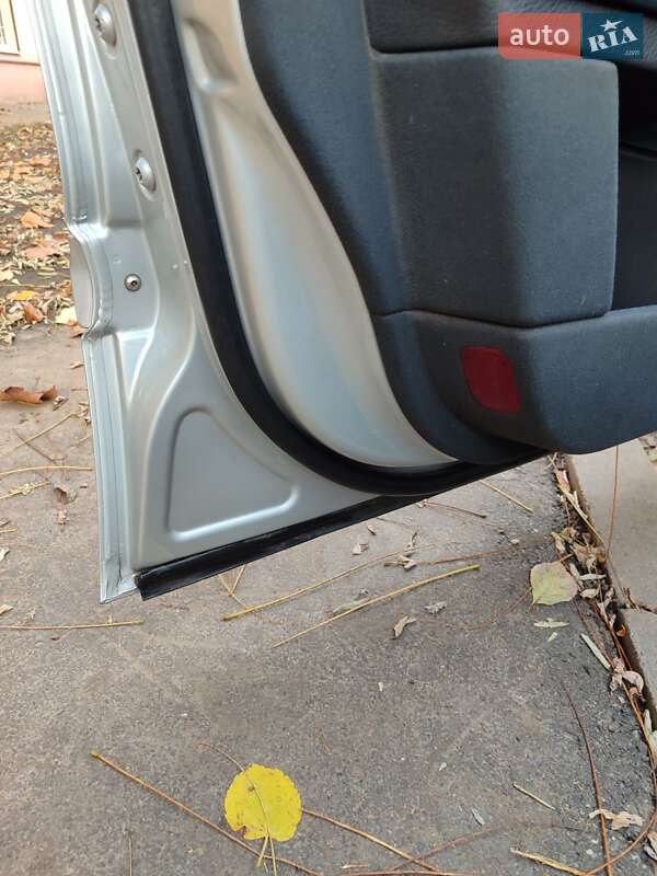 Седан Mercedes-Benz E-Class 2004 в Одесі фото 9 Седан Mercedes-Benz E-Class 2004 в Одесі