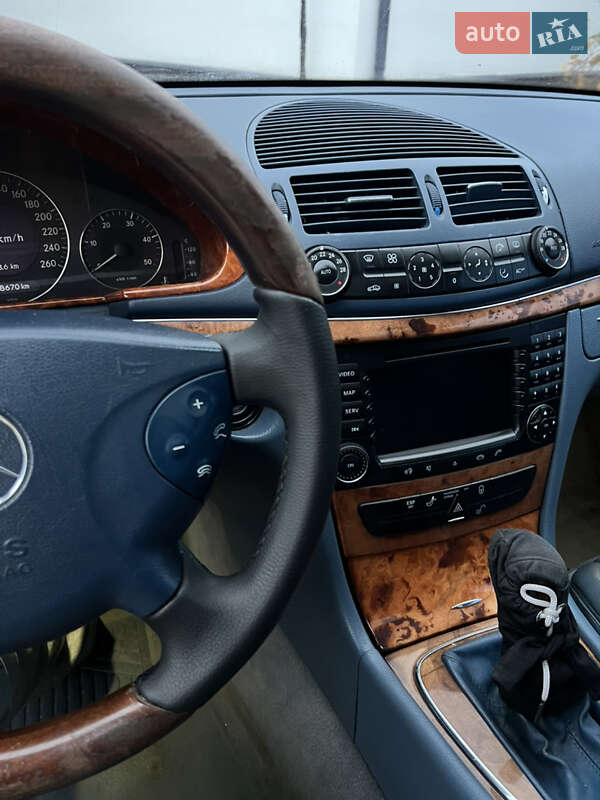 Седан Mercedes-Benz E-Class 2003 в Рівному фото 36 Седан Mercedes-Benz E-Class 2003 в Рівному