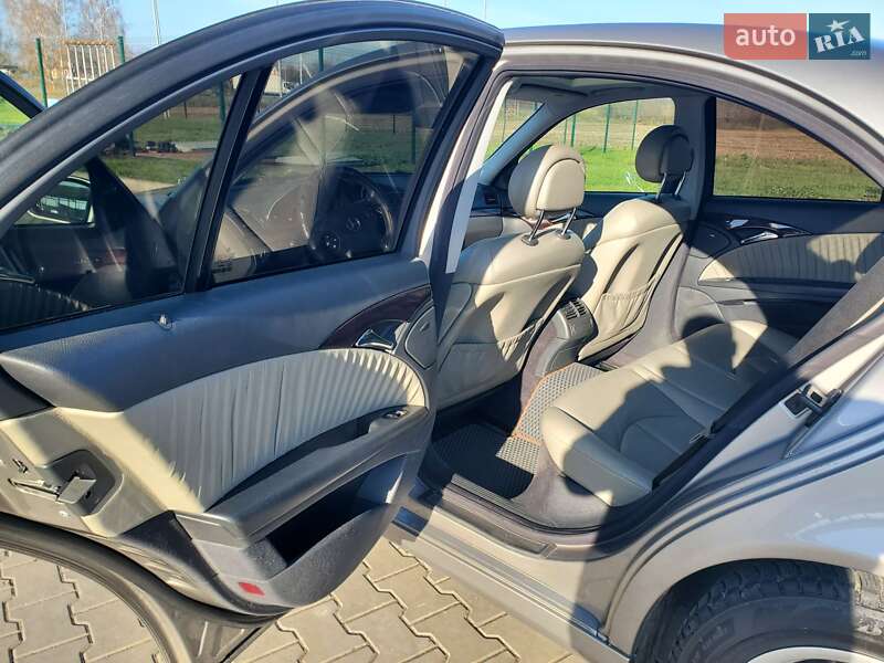 Седан Mercedes-Benz E-Class 2004 в Луцке