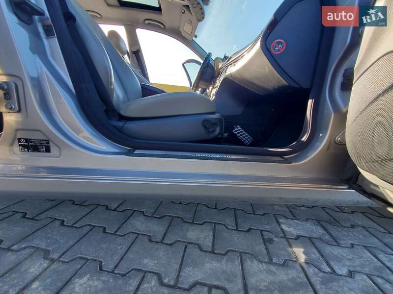 Седан Mercedes-Benz E-Class 2004 в Луцке