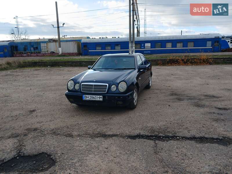 Седан Mercedes-Benz E-Class 1995 в Подільську