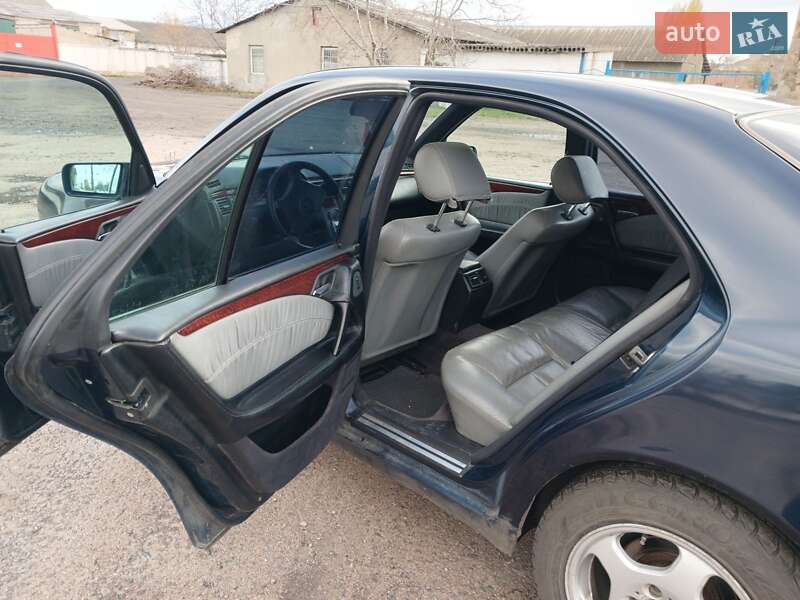 Седан Mercedes-Benz E-Class 1995 в Подільську